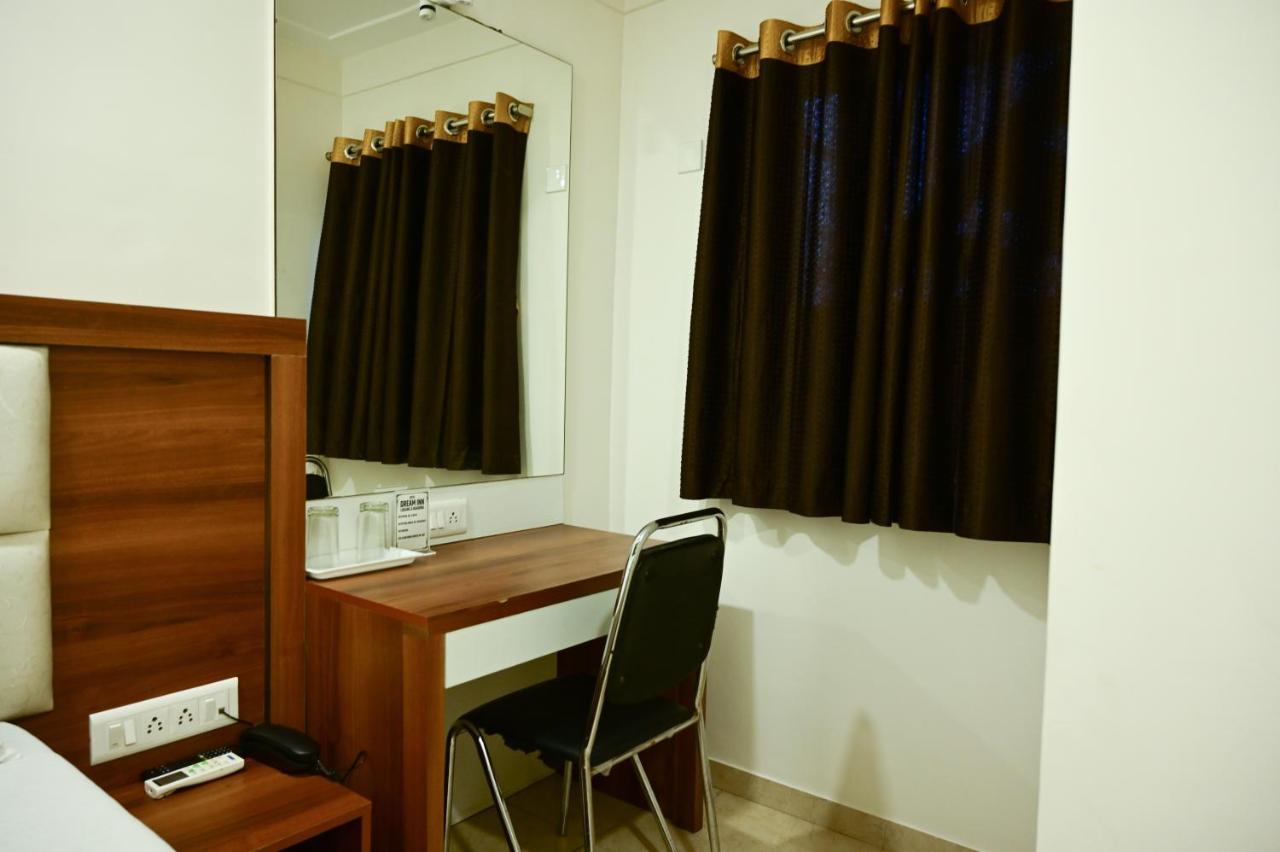 Hotel Diamora Residency Thane Buitenkant foto