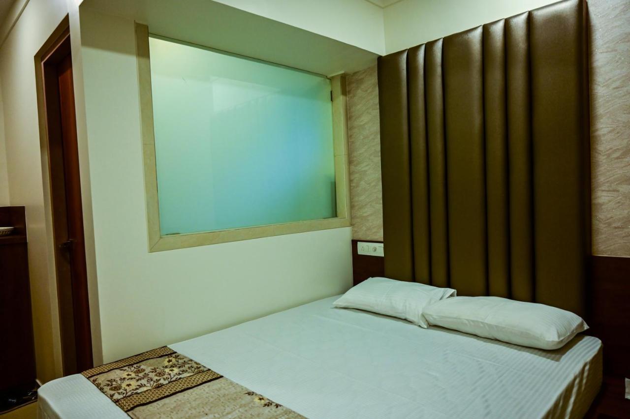 Hotel Diamora Residency Thane Buitenkant foto