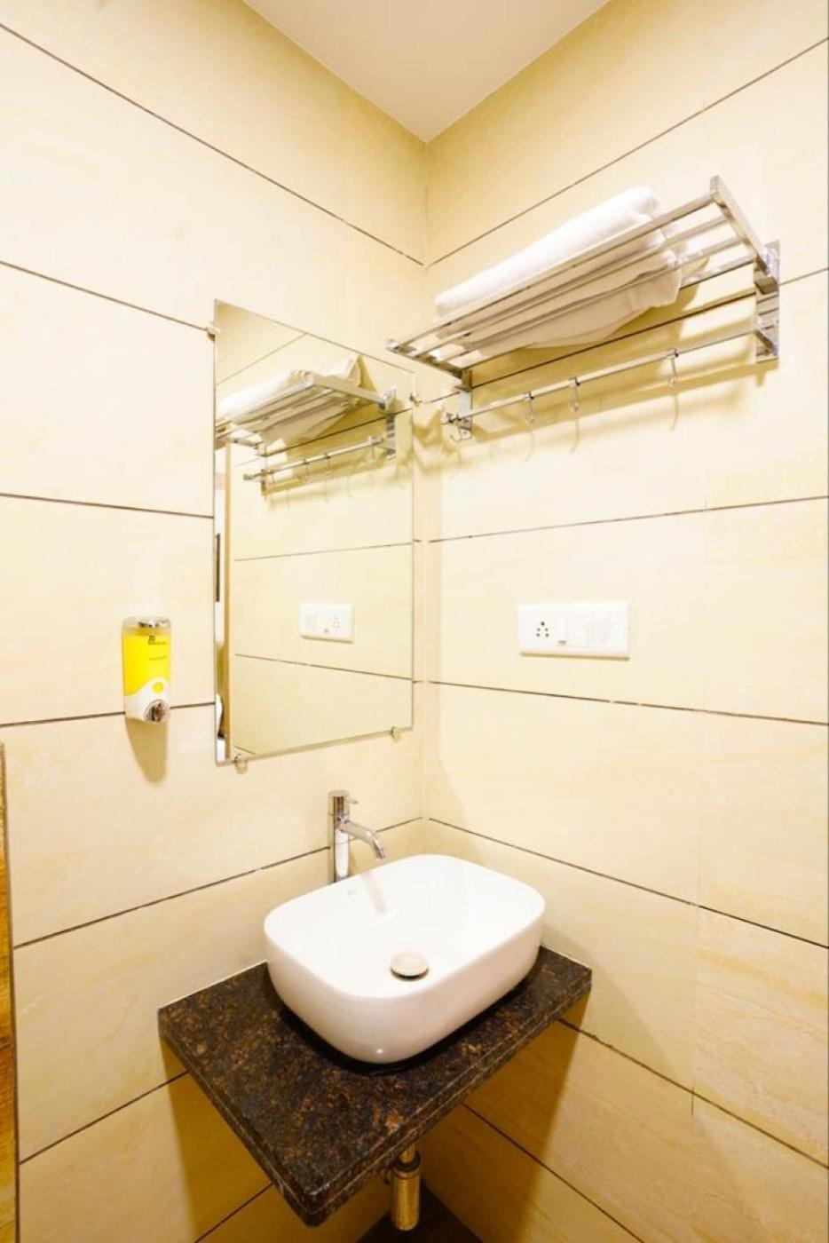 Hotel Diamora Residency Thane Buitenkant foto